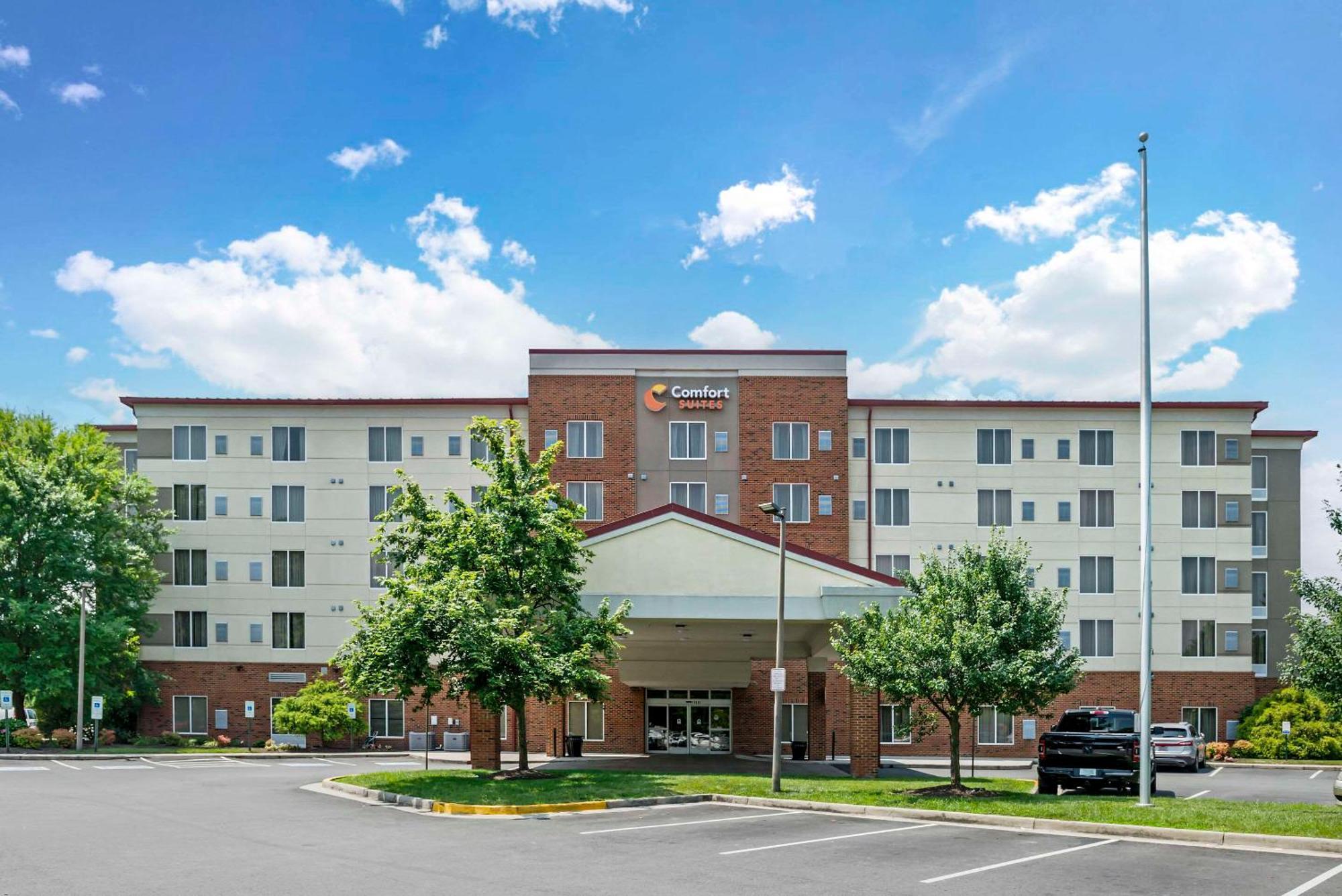 Comfort Suites At Virginia Center Commons Richmond Exterior photo